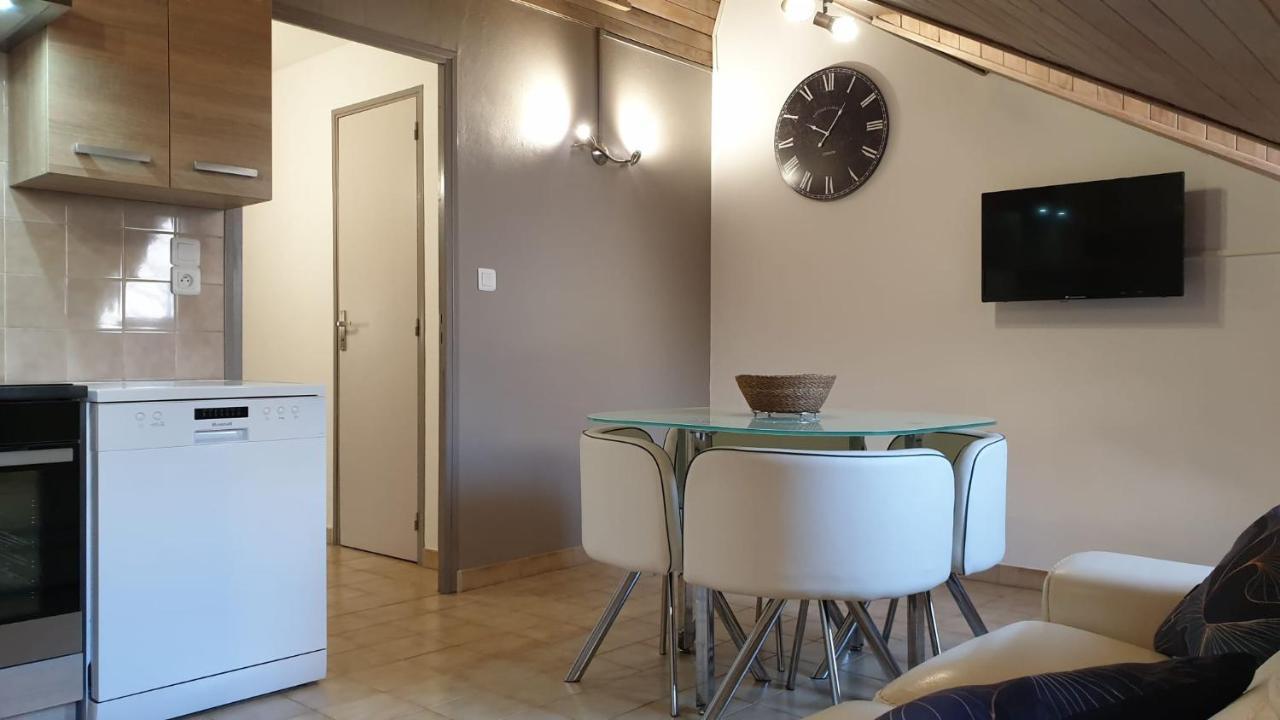 Embrun Cosy Apartment Exterior photo